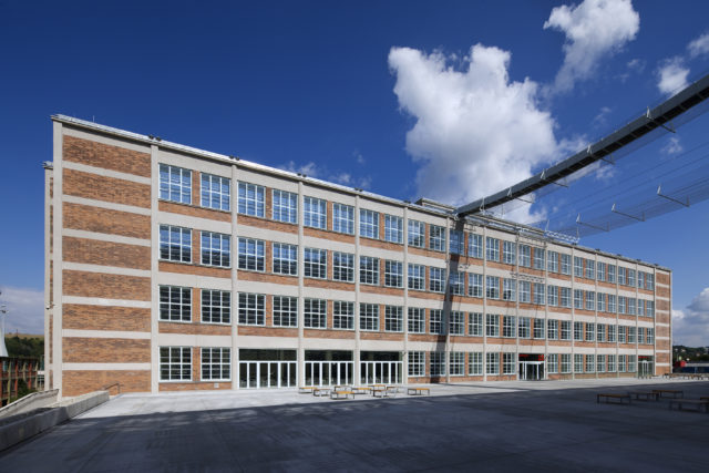 013tC1L2ay1460718655