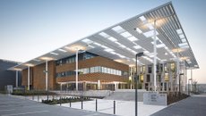 ELI Beamlines - Mezinárodní výzkumné laserové centrum