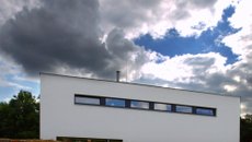 Dům za kamennou zdí