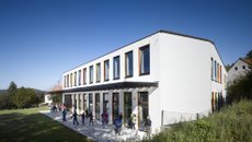 přístavba základní školy v Hradištku