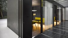 J&T Banka jednací místnosti a úprava atria