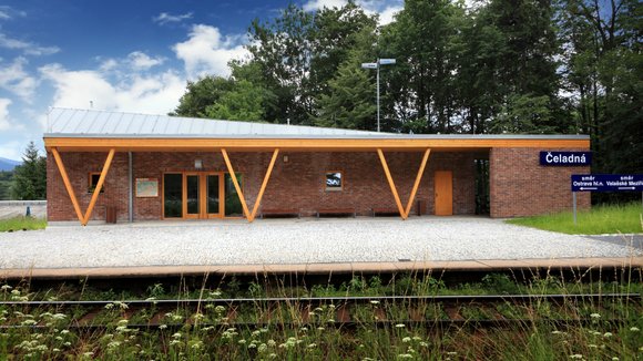 NÁDRAŽÍ ČELADNÁ