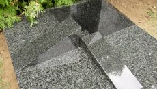 Náhrobek spisovatele Jana Trefulky na čestném pohřebišti Ústředního hřbitova města Brna