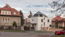 Nový dům ve staré zástavbě