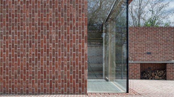 Dům v cihlové zahradě