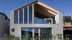 Konverze bývalého tanečního sálu na obytný dům