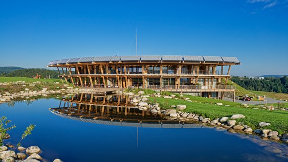 Klubový dům s hotelem a restaurací