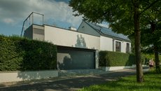 Zahradní obývací pokoj a bazén