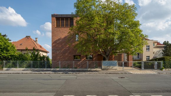 Přestavba a dostavba vily