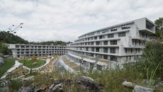 Diorit – bytový dům v lomu