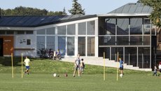 Zázemí fotbalového hřiště ve Studenci