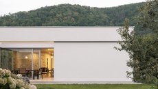 Dům se zelenými atrii