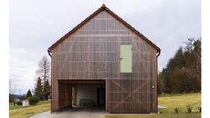 Dům s barevnými dveřmi