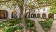 Fortna - Klášter bosých karmelitánů