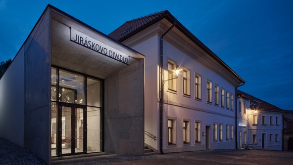 Rekonstrukce Jiráskova divadla v České Lípě