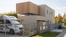 Dům se saunou na střeše