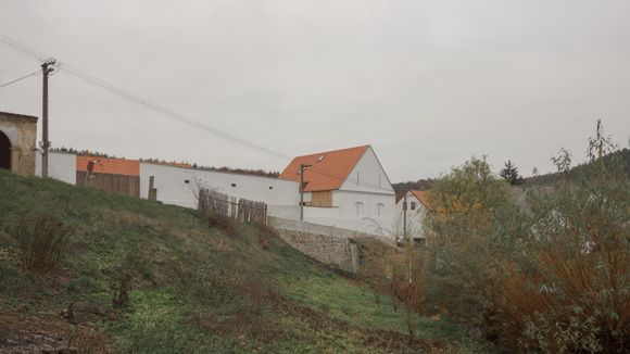 Úprava hospodářského dvora v Bukovci k bydlení