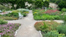 Oprava a obnova trvalkové zahrady Květnice